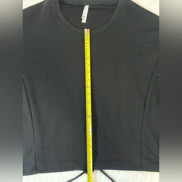 Ebb & Flow Short Sleeve Crop Top - Picture 8 of 11